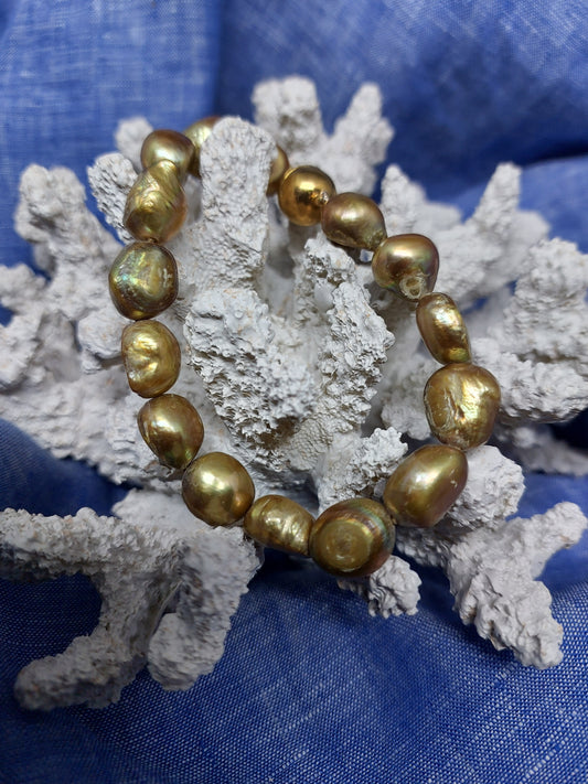 All gold pearl bracelet