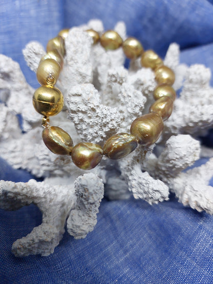 All gold pearl bracelet