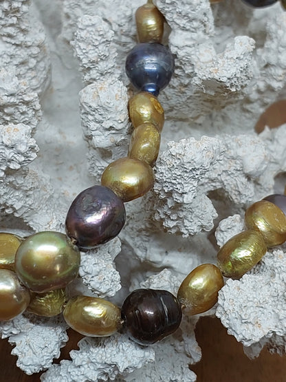 3 gold + 1 black dyed pearl necklace